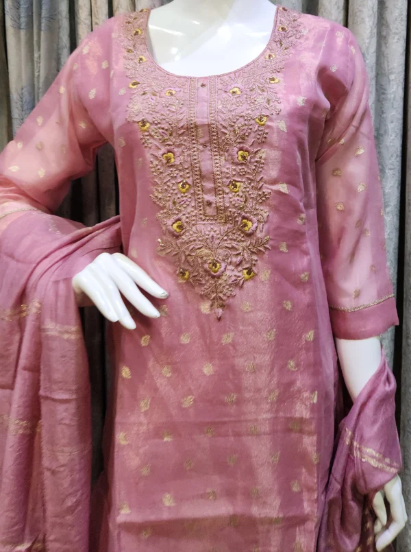 Gulabi Noor Kurta Set - Image 3