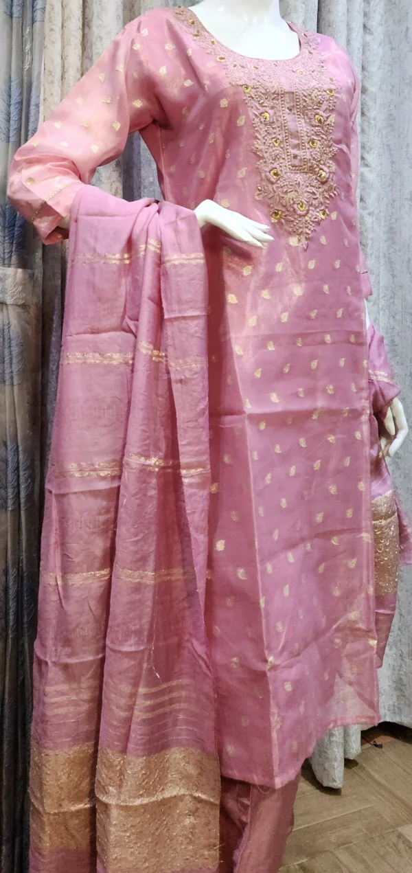 Gulabi Noor Kurta Set - Image 4