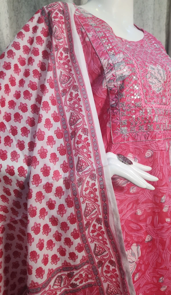 Meher Pink Floral Kurta Set - Image 4