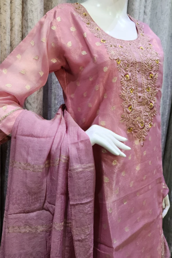 Gulabi Noor Kurta Set - Image 6