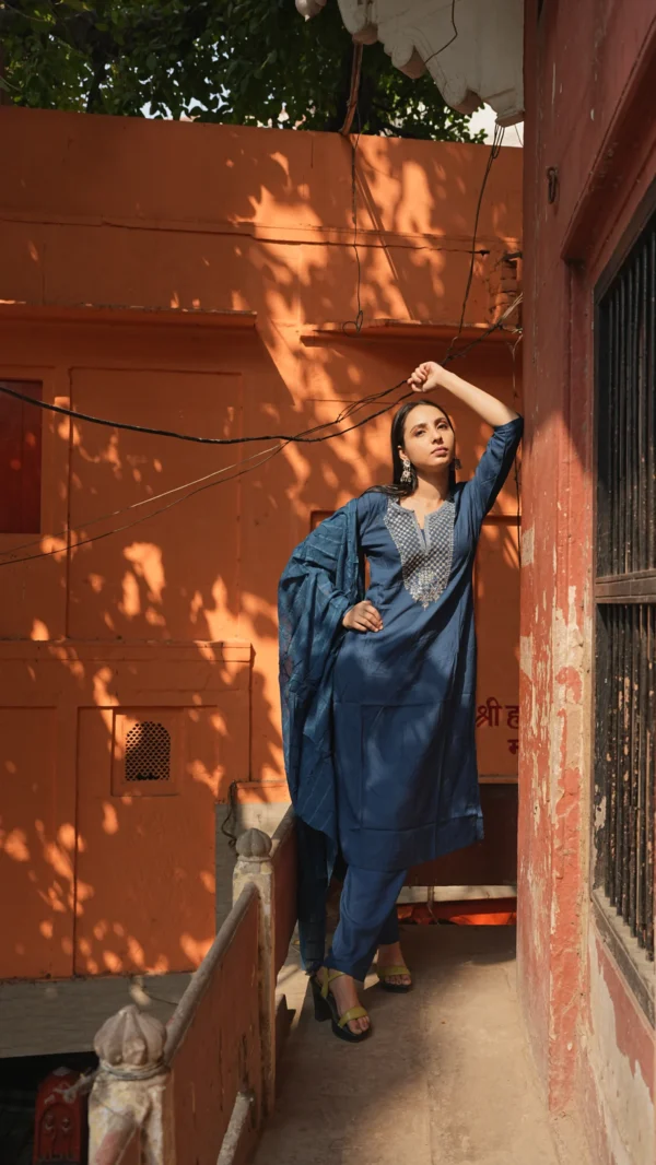 Neelam Zari Set