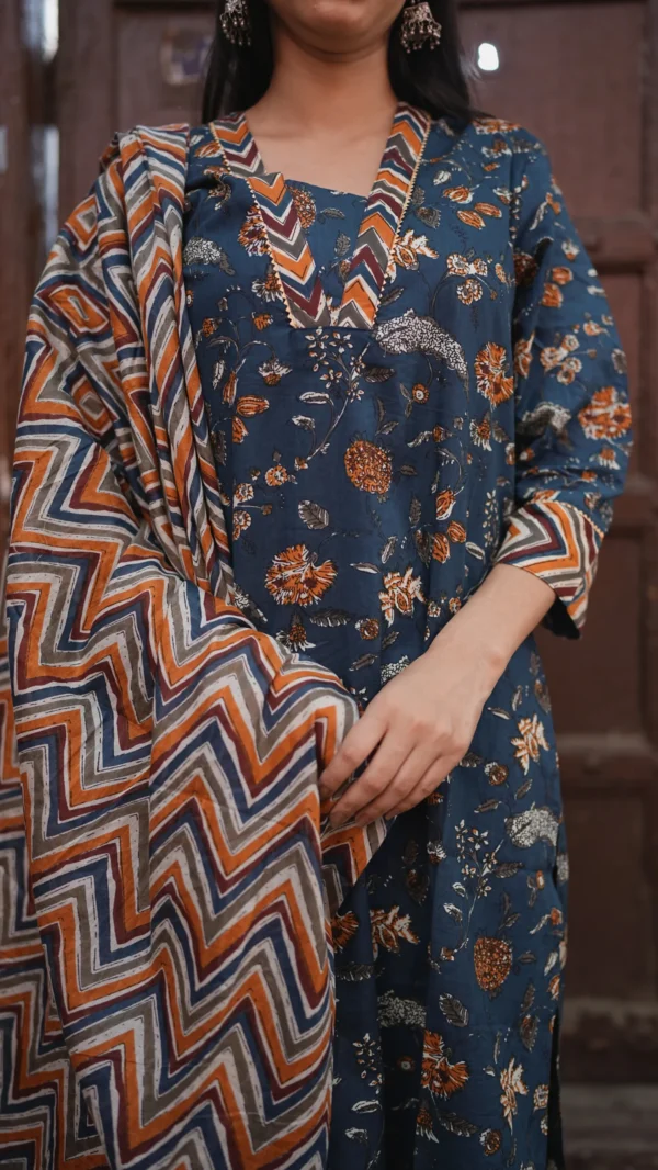 Baagh-e-Bahar blue kurta set - Image 7