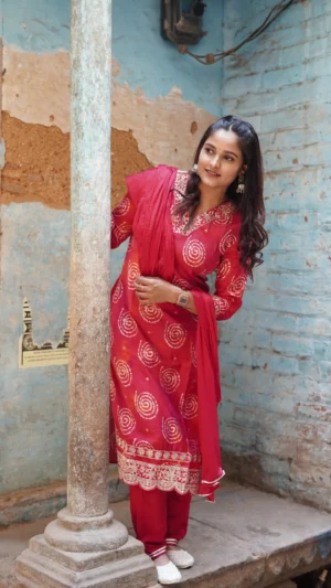 Raktaraa Kurta set